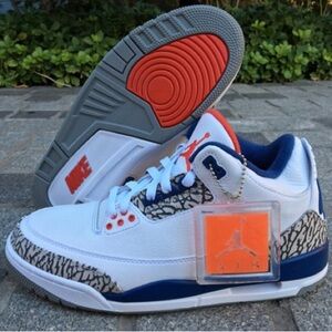 jordan 3s True’ Blue and white /cenment Grey true pri e 60$